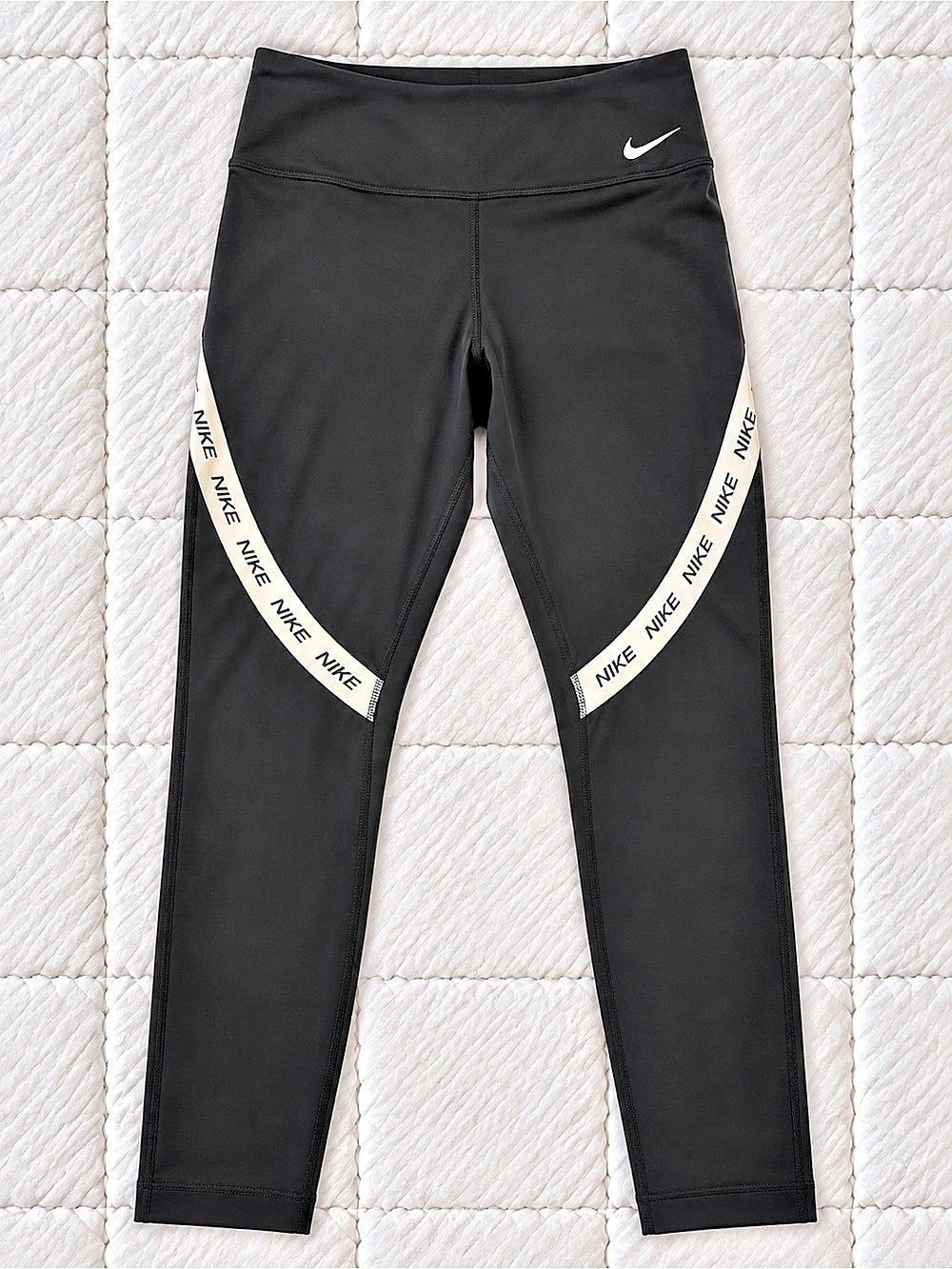 Nike Dri-FIT Color Block Leggings in Black & White Size Medium